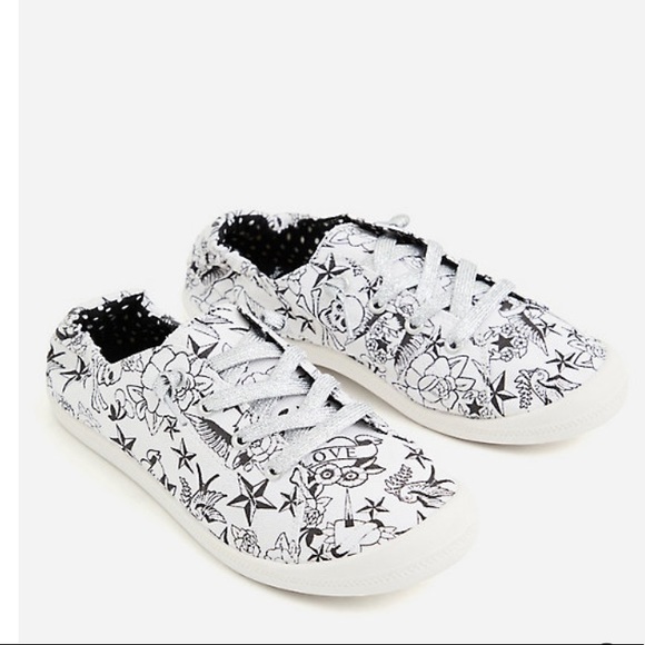 betsey johnson wide width shoes